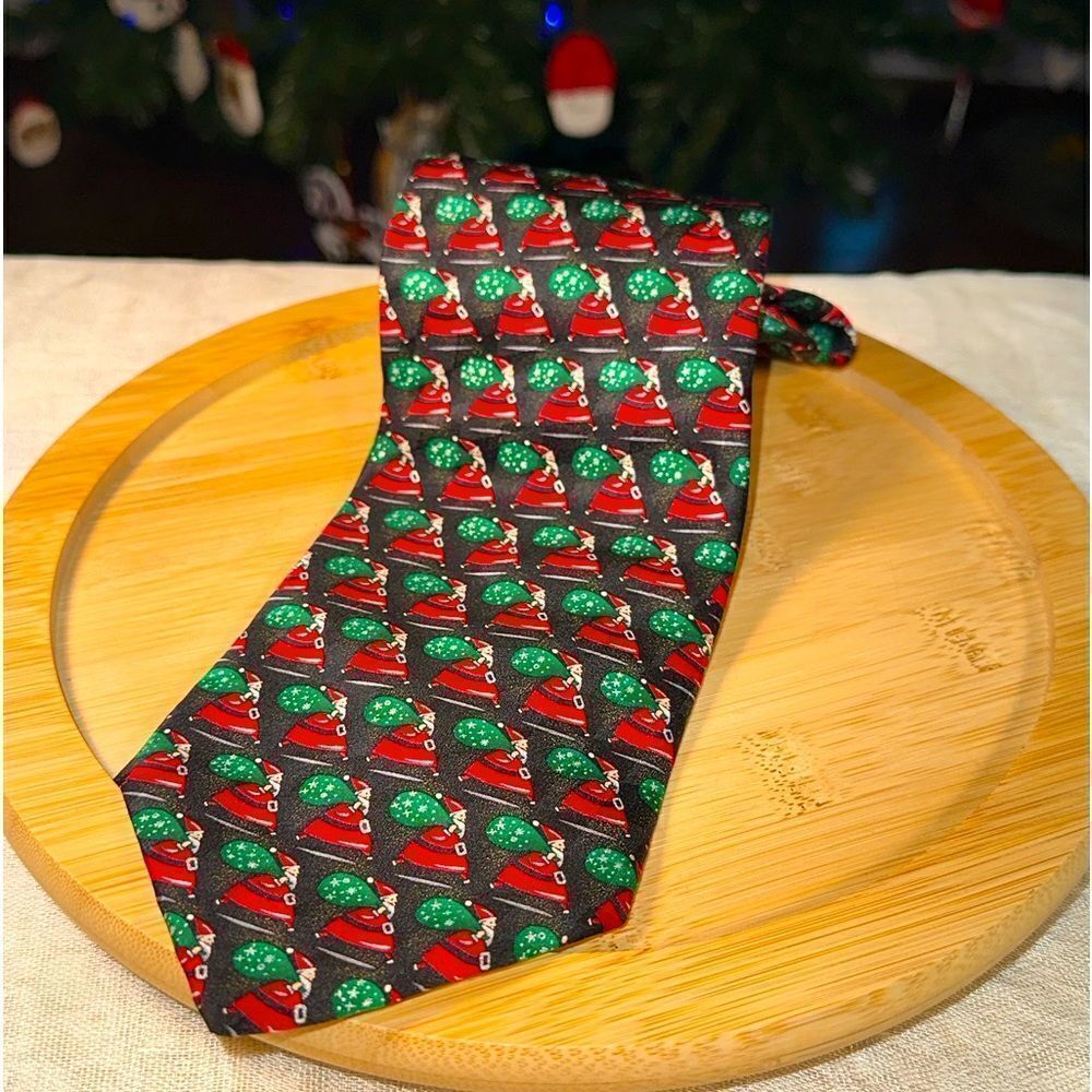 CoolYule 100% silk Christmas tie from Hallmark by MMG